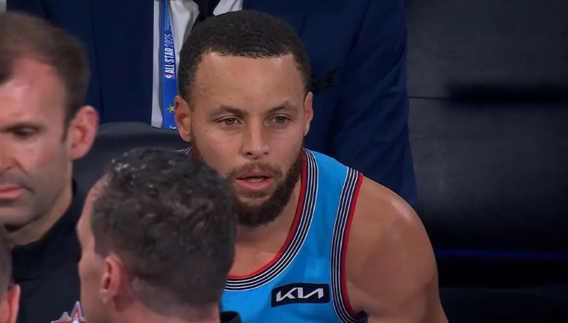 在今天进行的NBA全明星正赛中，发生了特别耐人寻味的一幕。当时由库里率领的奥尼尔