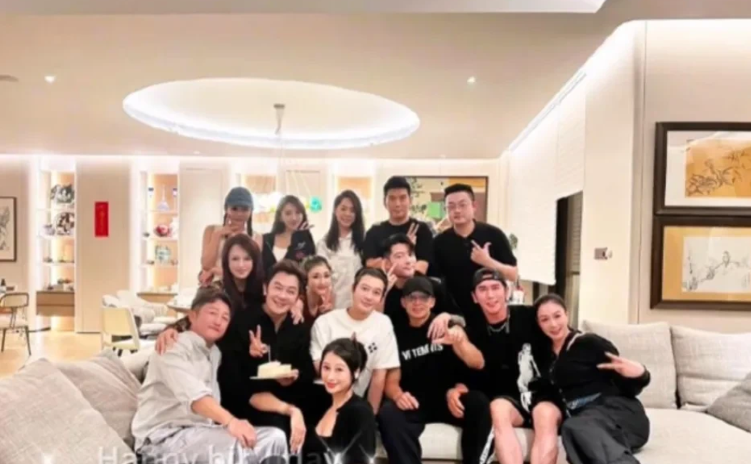 为什么明星离婚这么容易，像演完戏后，直接出戏那么快，重新回归自己的生活，可以和前