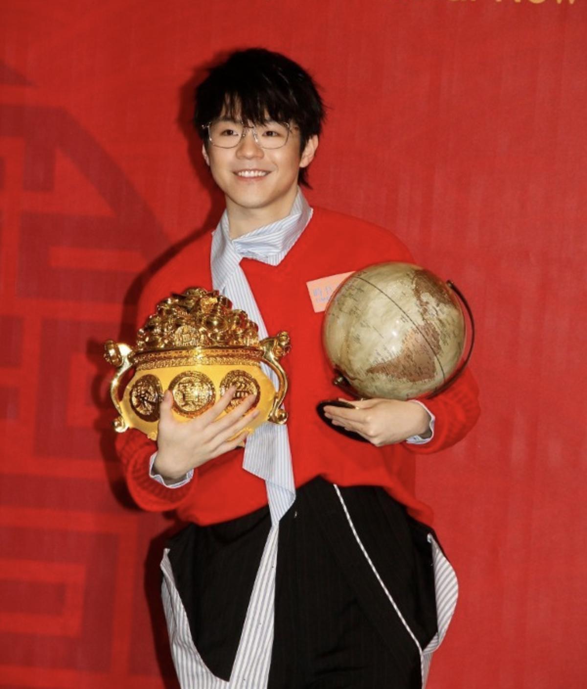 2004年度叱吒最佳唱作人陈卓贤公开争取拍喜剧，未闻MIRROR出席3月1日启德