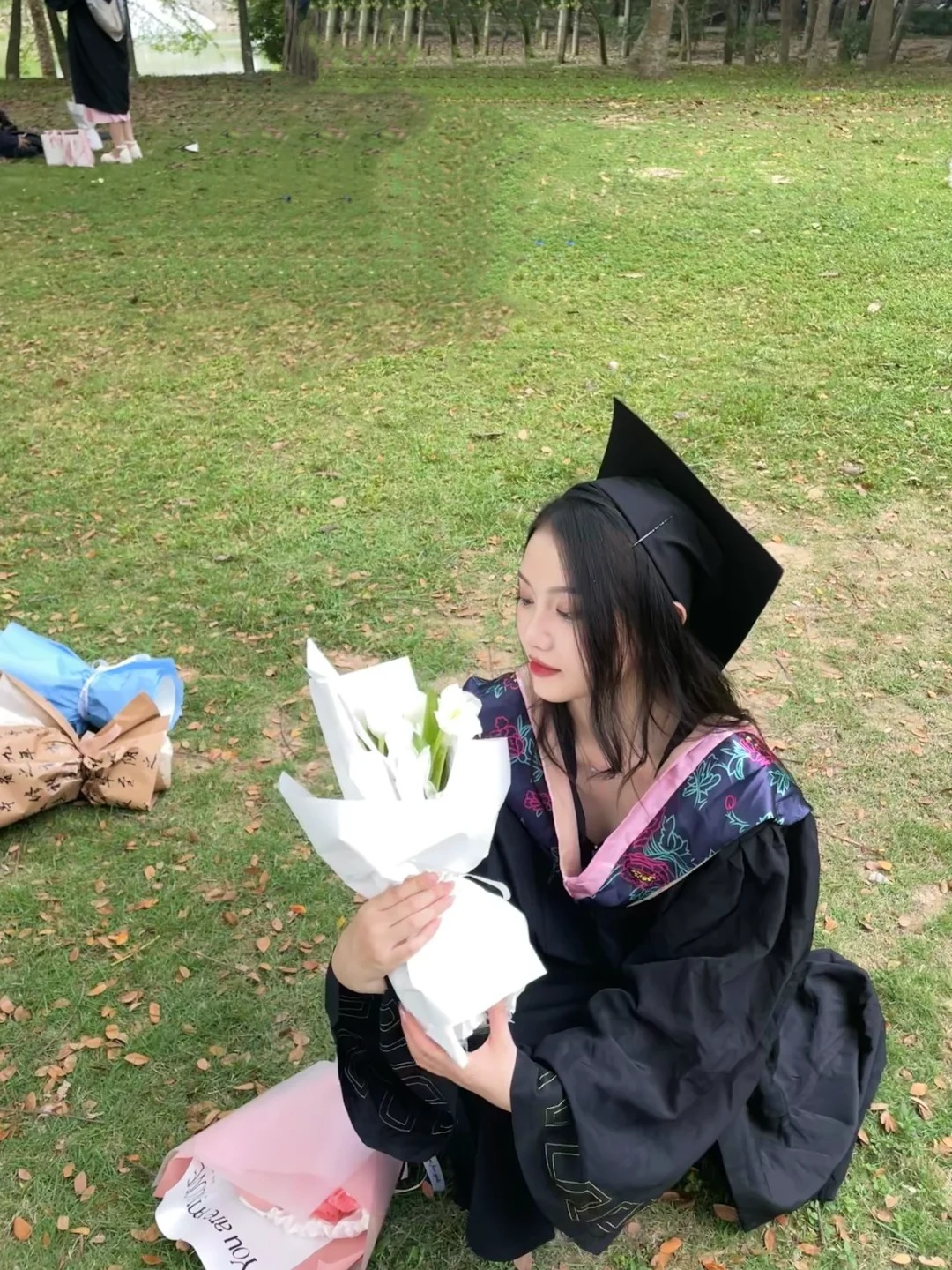 顶峰相见🎓
毕业啦
祝我们一直走在鲜花盛开的路上