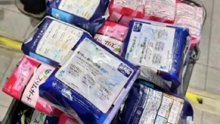 中国卫生巾“集体塌房”？日本代购狂囤货，高价转卖引热议！