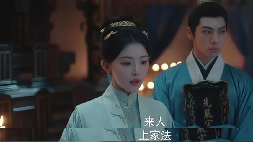 《九重紫》大结局：细思极恐！苗安素的恋爱脑，竟意外救了自己一命！