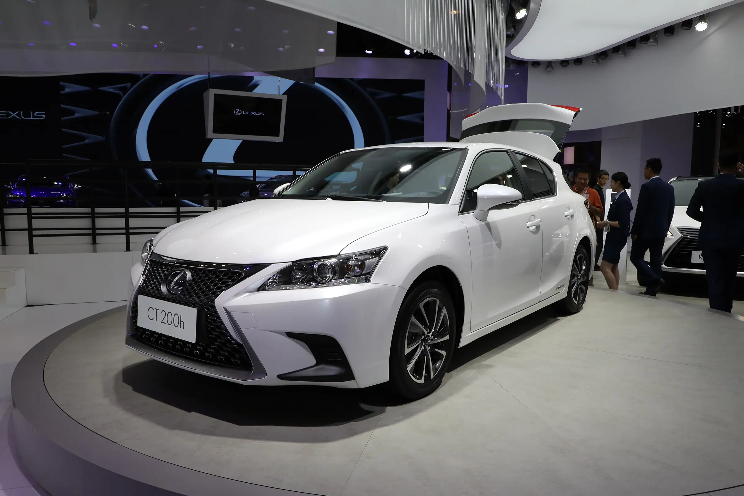 用买宝马X1的钱买这款车，据说30年也开不坏！仅卖19万性价比贼高