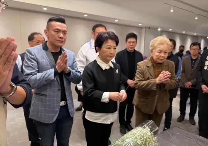 卢秀燕吊唁柯文哲父　江和树：蓝白若不合“民进党稳赢”

台中市长卢秀燕今天（23