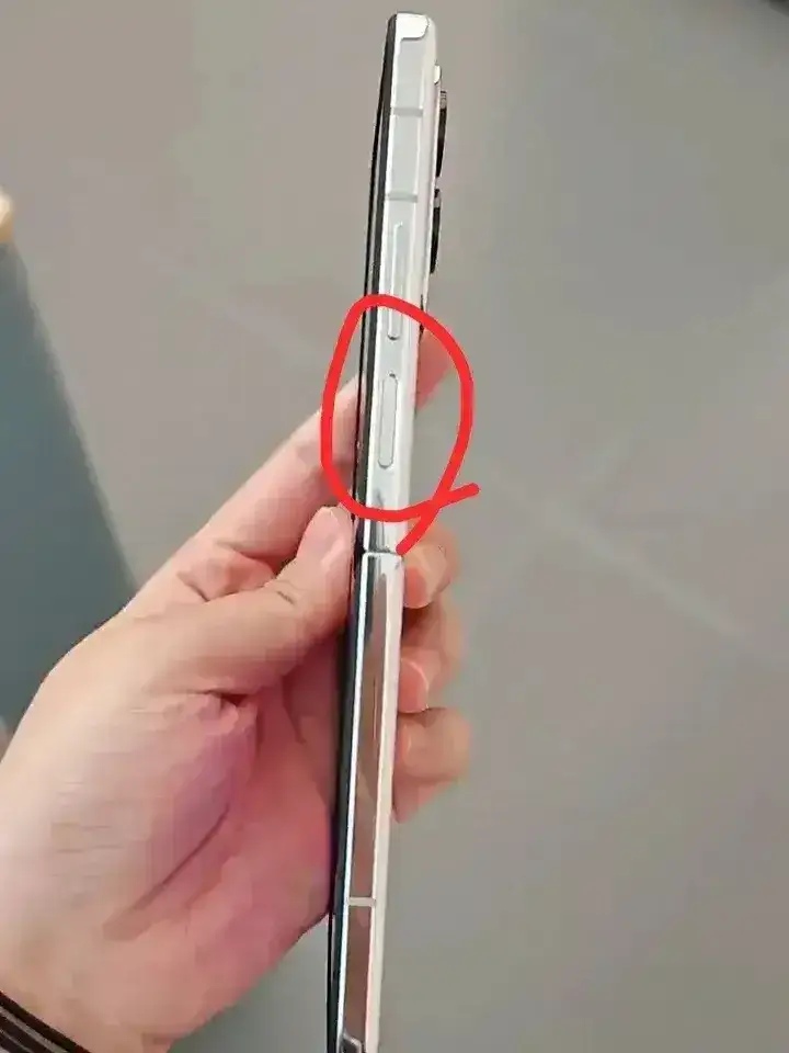 接下来华为Mate70系列的侧边指纹肯定会成为一部分人的喷点，认为这是在节省成本