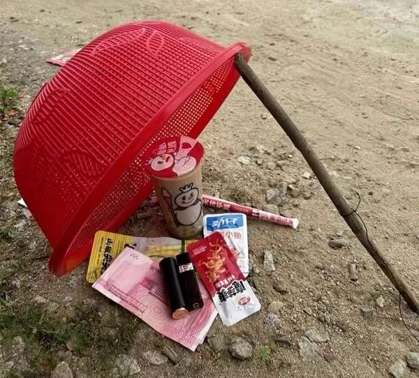 这是姜太公钓鱼愿者上钩啊