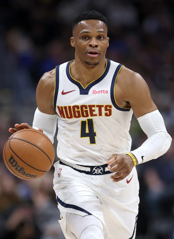 本赛季10位“80后球员”缺席场次如下：

1，詹姆斯——1984年生人，缺席3