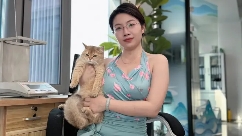 有人说像40岁的老女人[黑脸]，有那么老吗？