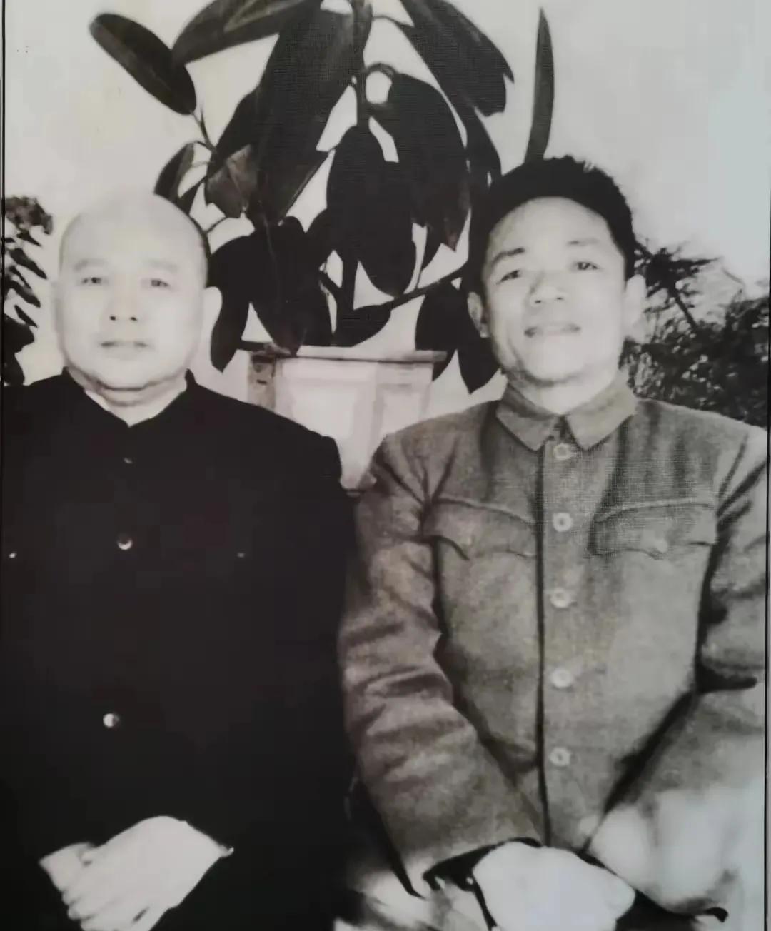 韩先楚作为徐海东的老部下，对徐海东相当尊敬，一有时间就去看望他这位老首长，就算后