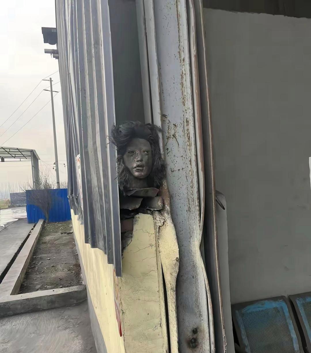 那个二货把这个放门缝里面了，差点吓死我！