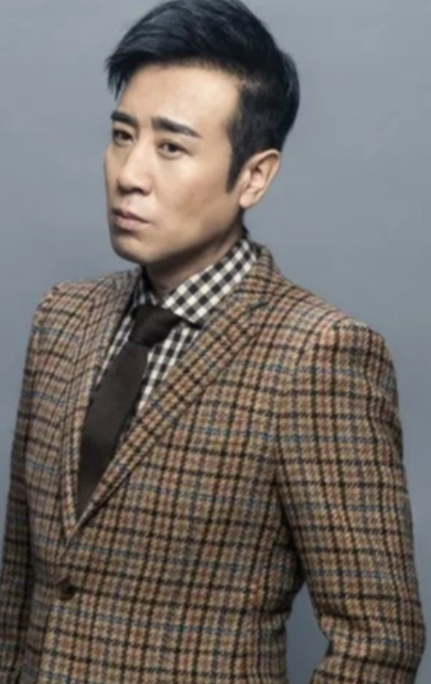 一次，毛阿敏见到于和伟，就激动不已地要抱他：“你好帅啊，比之前追我的那上海男朋友