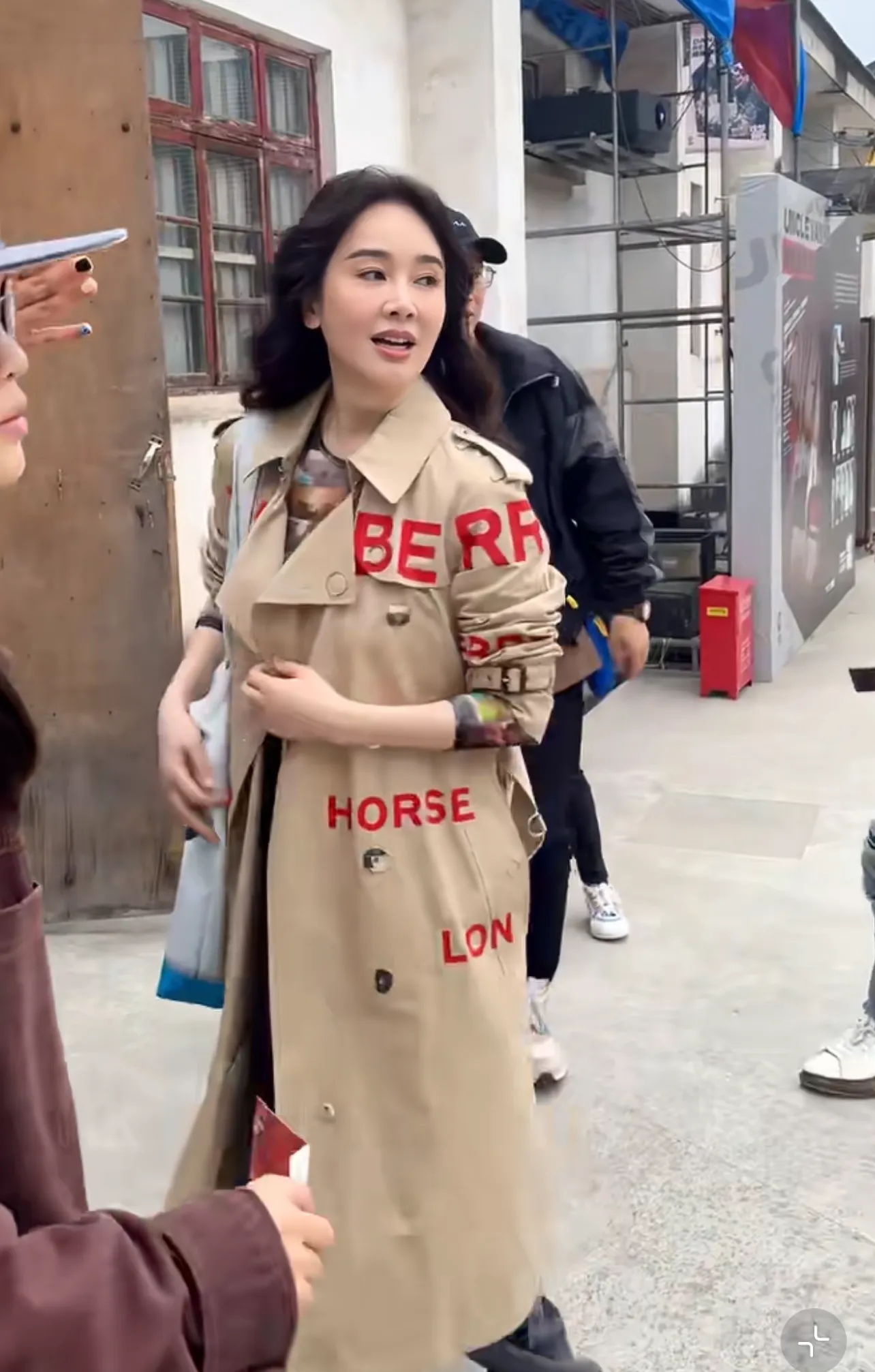 左小青成熟又妩媚，但为何没给人年轻的感觉