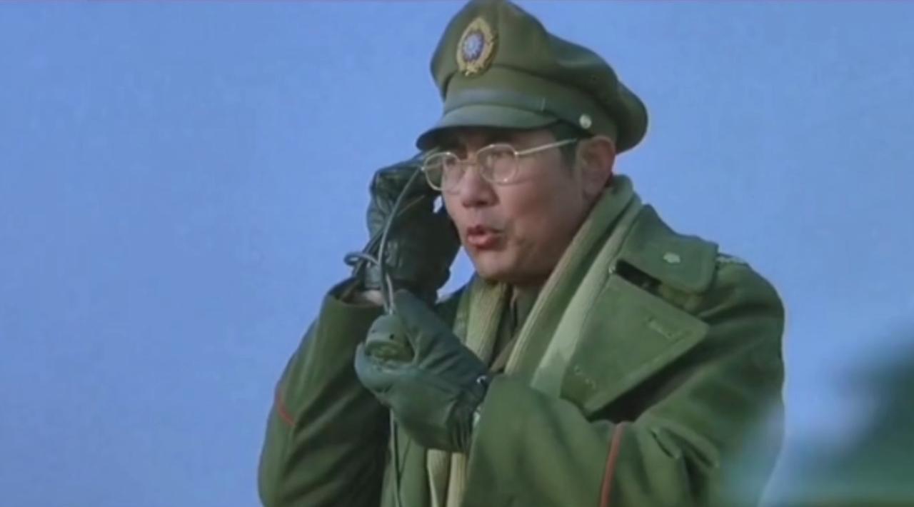 1948年10月23日，廖耀湘派宪兵去枪决师长戴海容。宪兵闯进师部后，戴海容对卫