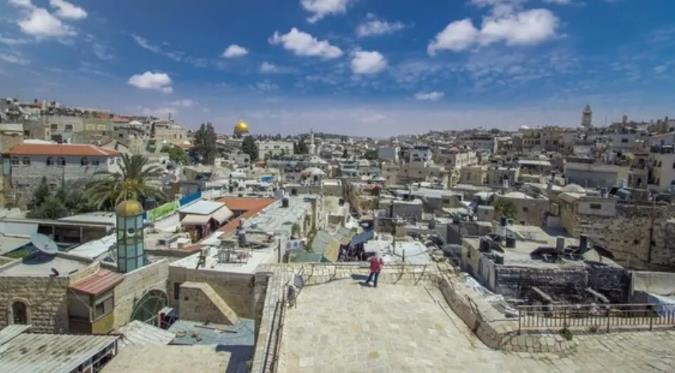 对于伊朗的导弹袭击问题，我觉得现在以色列最好的办法就是选择息事宁人，而不是不断扬