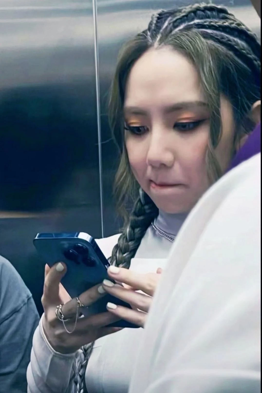 邓紫棋和湖南台发生了啥 有啥瓜🍉呀
我真的挺喜欢这个女孩子的
人瘦瘦弱弱的但是