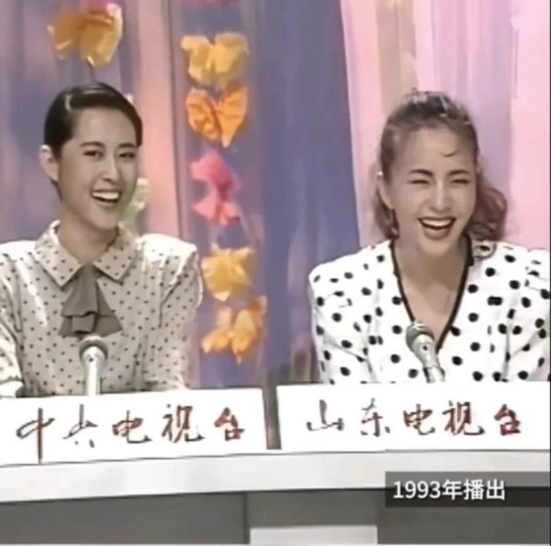 难怪宋丹丹当初会说杨紫的颜值有点低，在娱乐圈发展会太艰难呢！
看到她年轻时候的颜