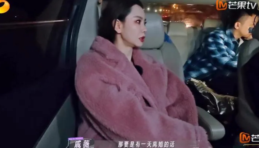 李承铉拿到中国绿卡后，那高兴劲儿都快溢出屏幕了，走路都带风，满是藏不住的得意。谁