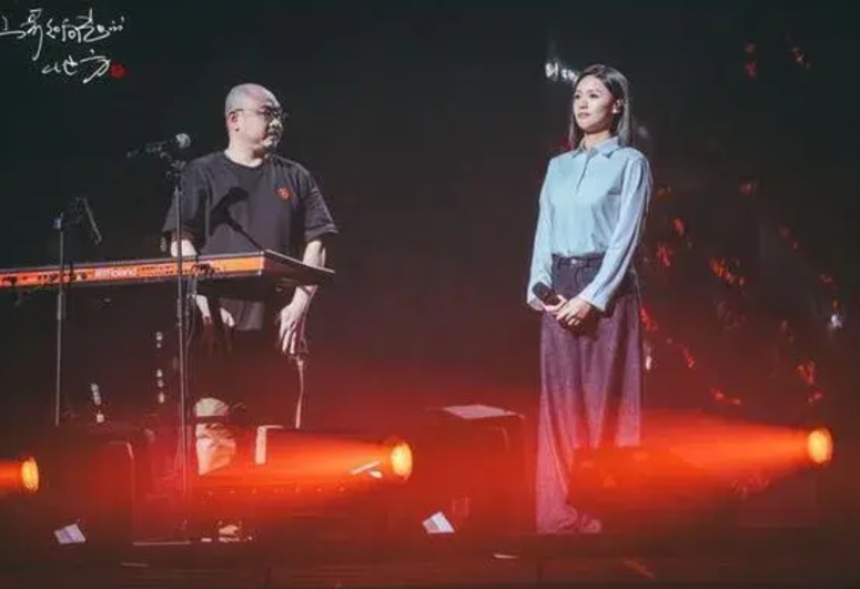 看刀郎澳门演唱会，谈谈对徐子尧的评价，最爱的她来了
看刀郎澳门演唱会，我们最爱的