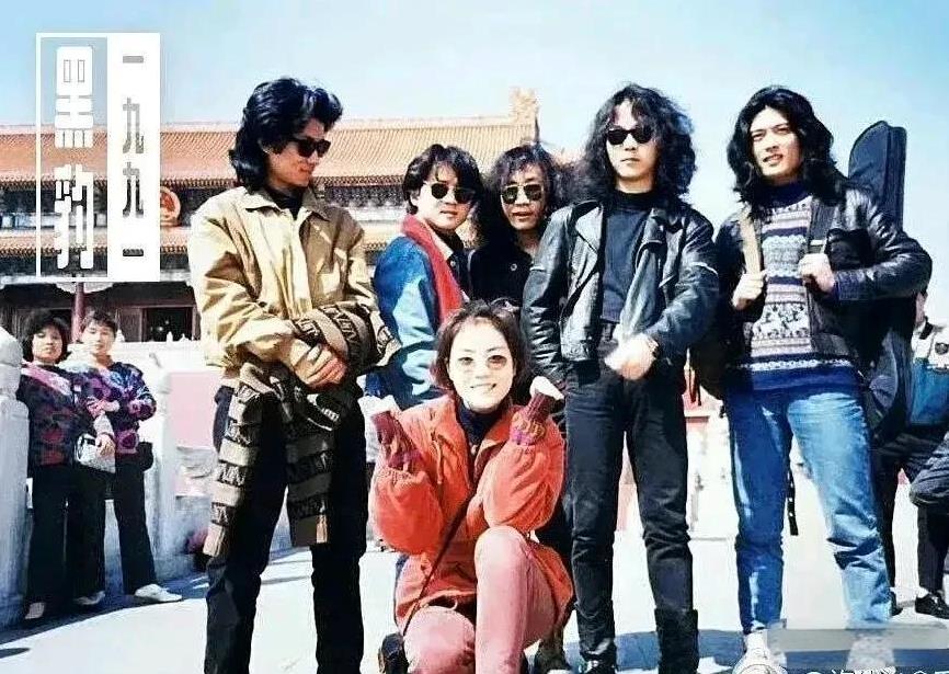 91年，22岁的窦唯，一头长发，放浪不羁。不怪天后这么着迷，为他执迷不悔
