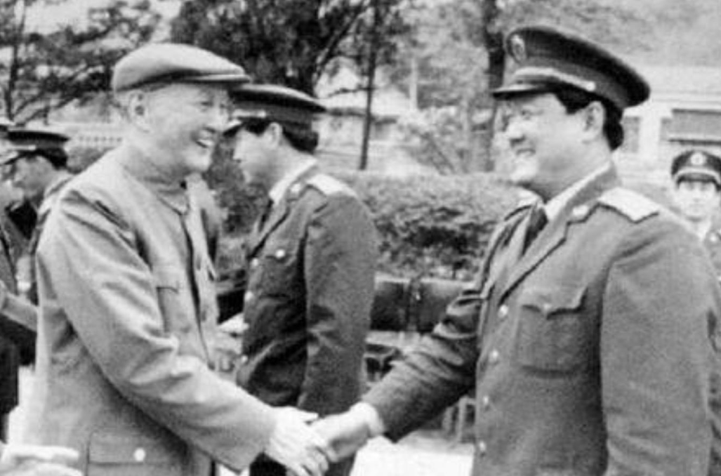 上世纪80年代，总后勤部部长洪学智上将下基层视察，在连队住了几天。第1天晚餐时，