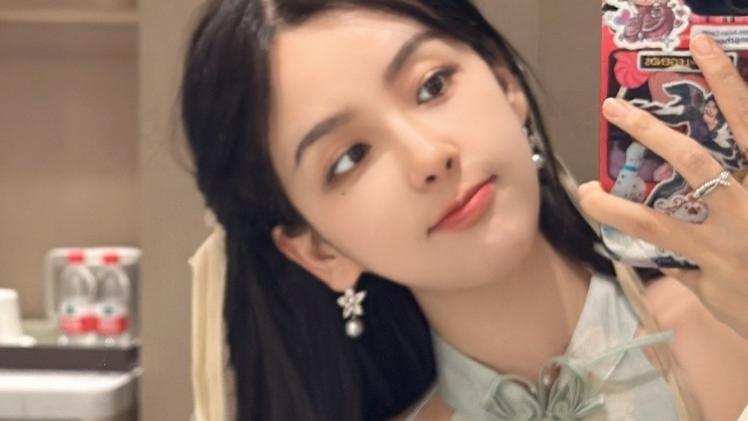 Rita直言没穿裤子，不怕走光和小伞热舞，小伞：下次要穿裤子