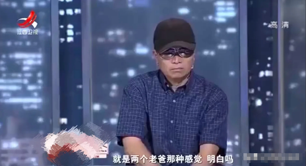 江西，男子撞到儿子跟其他女人在一起，愤怒地指责，却未能阻止儿子离婚。他极力保护4