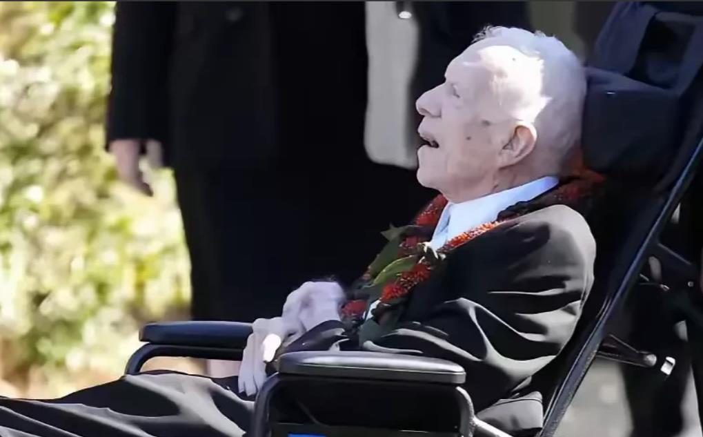 刚刚听说，已经99岁高龄的美国前总统卡特将在他成为百岁老人之际，坚持10月，争取