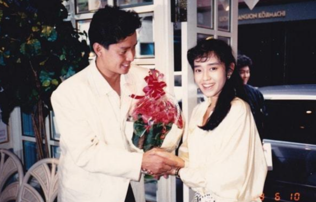 1996年，丁克的谭咏麟突然对妻子杨洁薇说：“我把10亿家产都给你，我要让儿子回