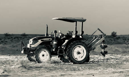 #种地吧好像在拍纪录片#我们在春天里的花红树绿中享受着阵阵微风，是因为有人在沙漠