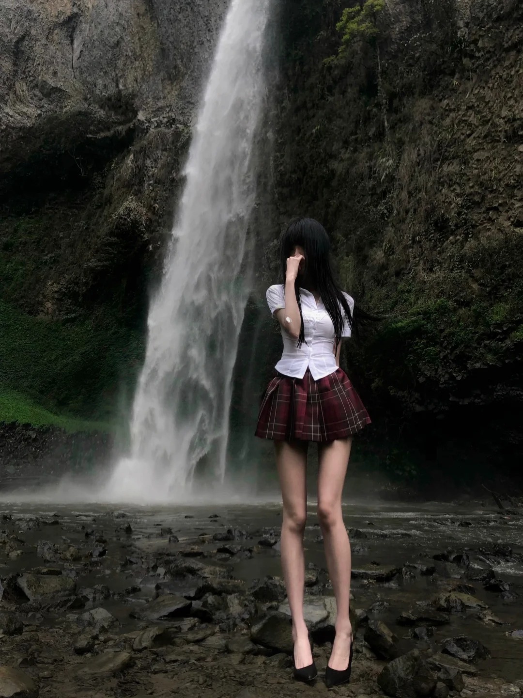 遇见她如春水映梨花