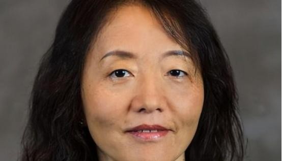 “她就该死，是她活该！”2022年，47岁耶鲁华裔女博士，在自家门口被9名美国警