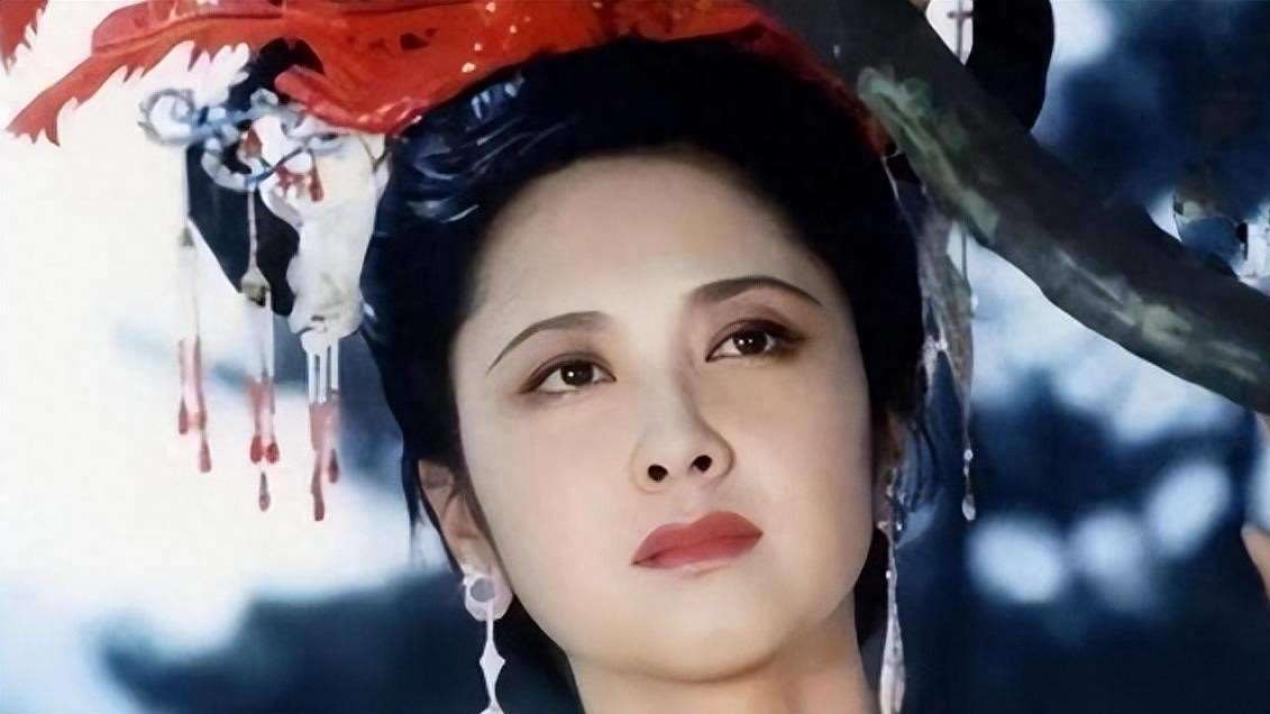 她是西游记第一美人，惹唐僧心动，一生无儿无女，72岁依旧优雅！