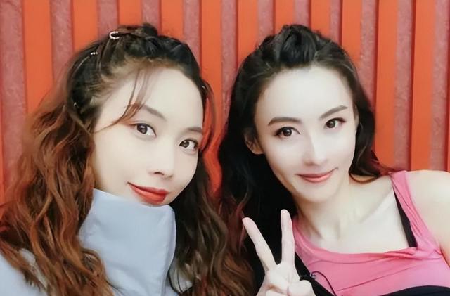 这一次,42岁的张柏芝彻底撕碎了身上的“遮羞布”(张柏芝唱哭了王菲的歌)-第24张图片-九妖电影 这一次,42岁的张柏芝彻底撕碎了身上的“遮羞布”(张柏芝唱哭了王菲的歌)-第24张图片-九妖电影