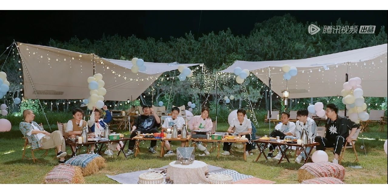 🌟这样的友情真的很让人羡慕啦！！🉑
一群志同道合又有趣的朋友在一起
互相调侃