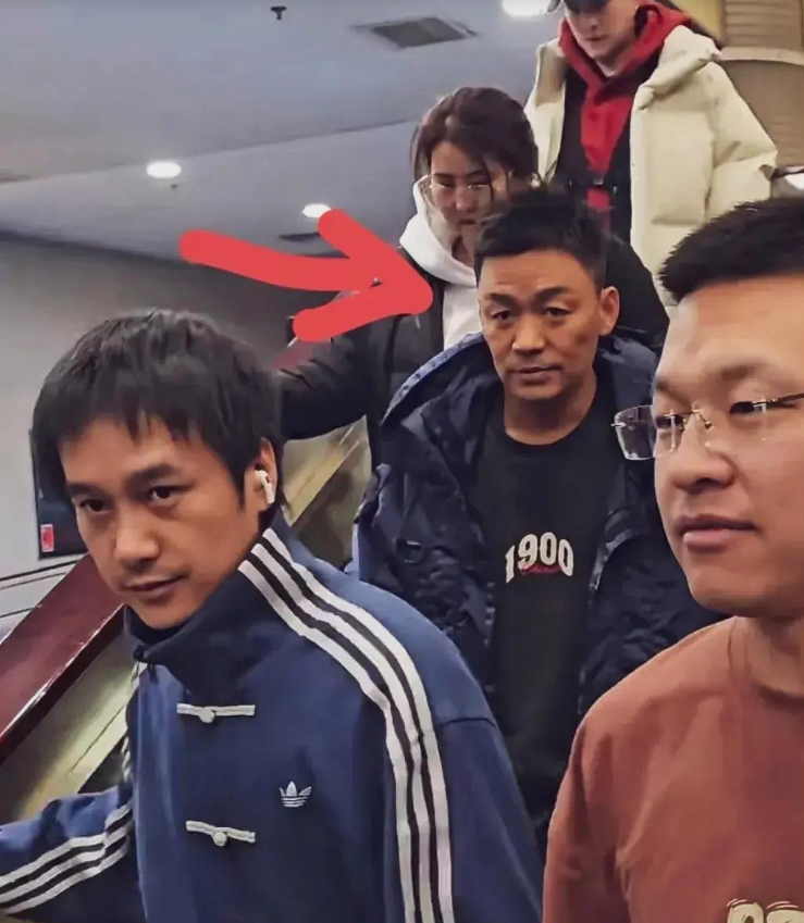 近日，王宝强的公开亮相让人眼前一亮，他完全颠覆了以往的形象。曾经那个朴实憨厚的“