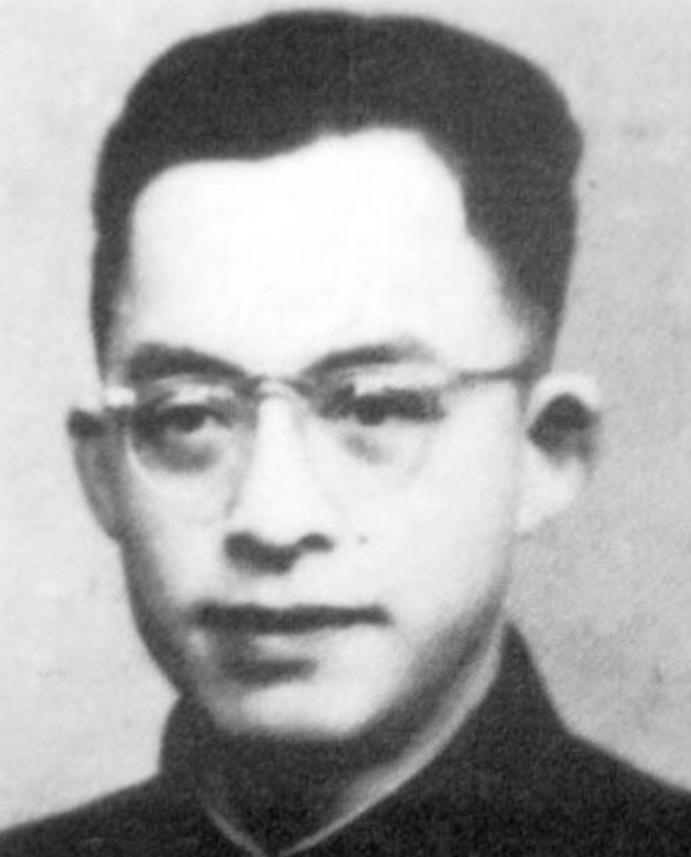 潜伏英雄李长亨：从国民党师长到中共功臣