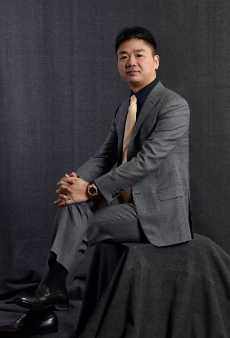 71岁村民回应刘强东给老家乡亲发钱，不发也是应该的，都是他辛苦赚的钱，我们感谢他