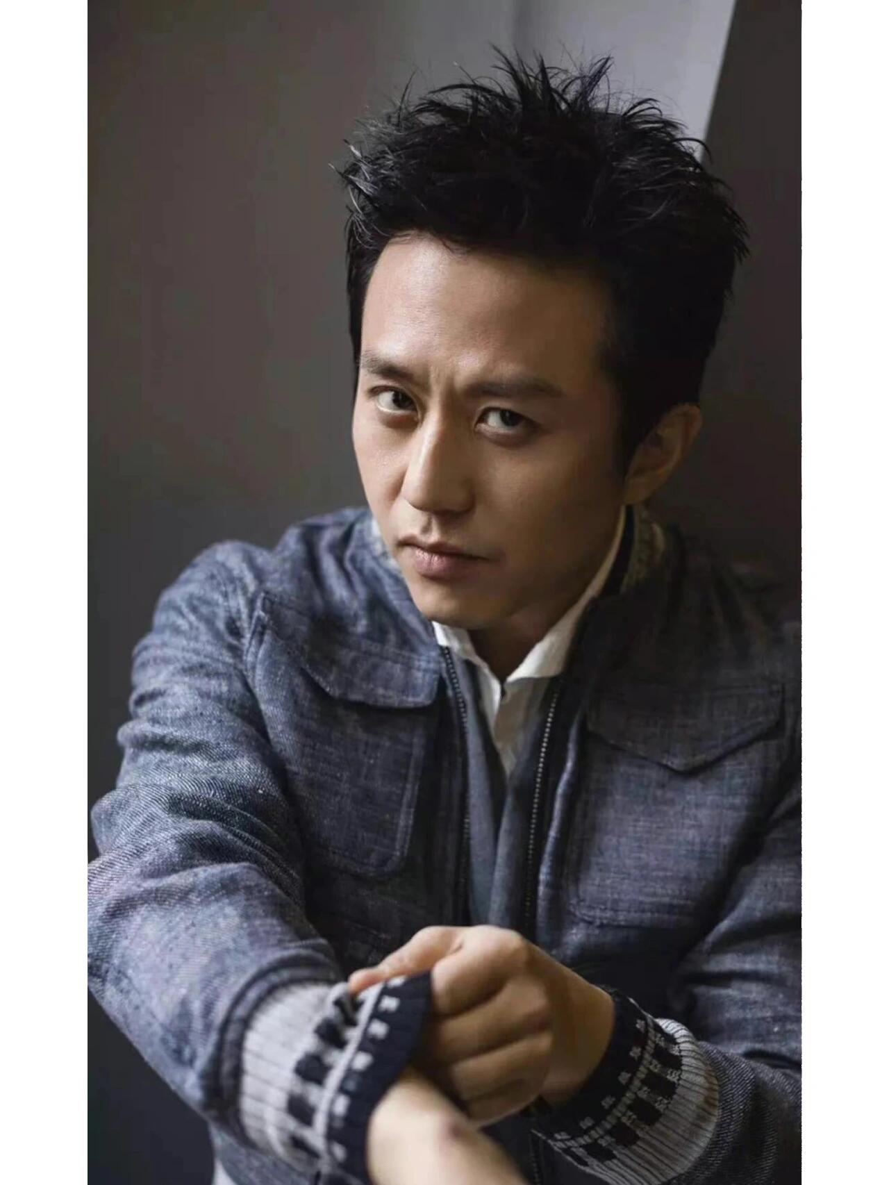 很有魅力的男人邓超