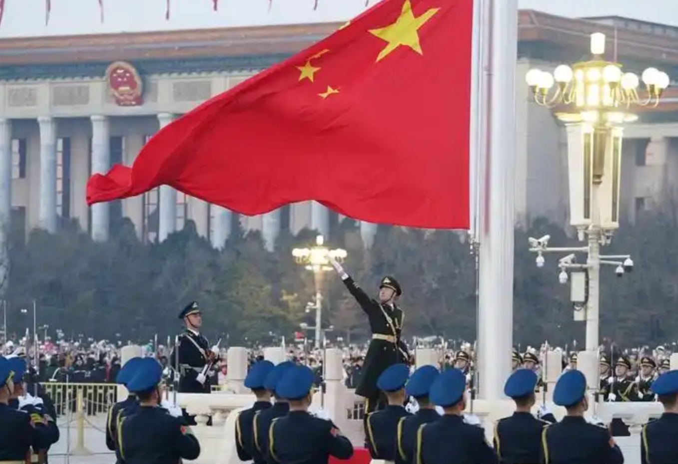 建议把国歌给换掉？有人在网上提出一个建议，他觉得国歌诞生于过去那段特殊的历史时期