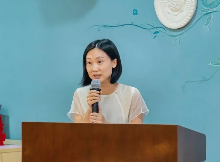 老教师，就特殊了吗，真是奇怪
      “我都58岁了，又没上主课，还安排那么