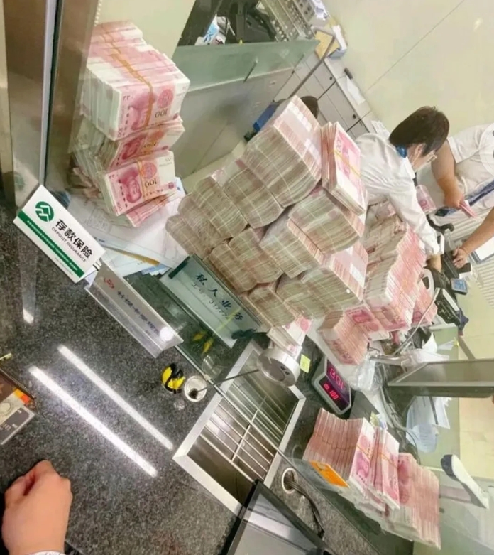 “银行终于败诉了！”山东滨州，女子在银行存了400万1年定期，3.3%的利息，共