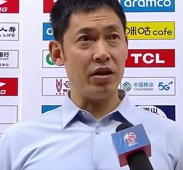 天津男篮主教练张庆鹏谈球队险胜吉林，他表示：现在我们确实太困难了，打球的人一场一