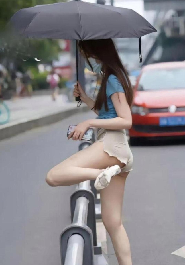 这大长腿，就是为了翻栏杆啊。