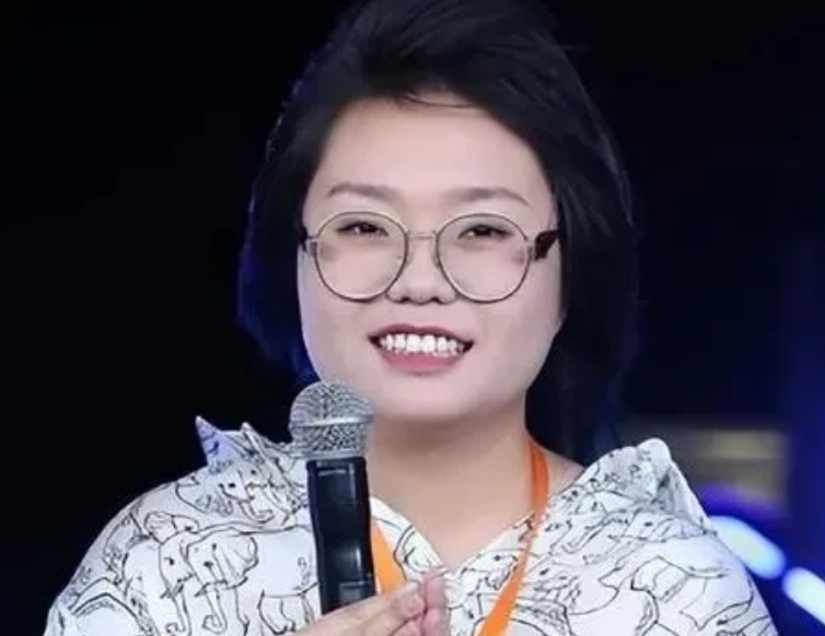 李雪琴北大学历遭质疑