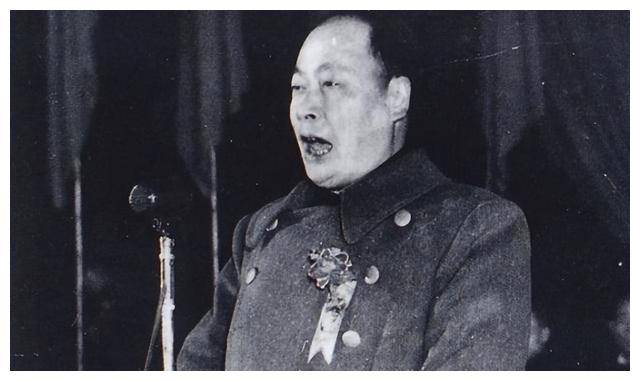 “陈毅是个好同志！”1972年陈毅元帅的追悼会上，毛主席握着陈毅夫人张茜说道，说