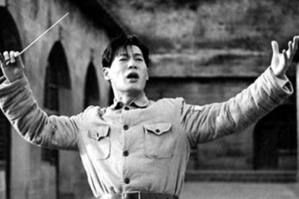 1939年，冼星海追着一只鸡到处跑，最后也没能抓到，生气的说：我不管！我要吃鸡！