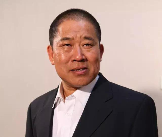 当年，杜旭东拍完电视剧去拿片酬，投资方老板称财务不在，直接汇到杜旭东账户，出于信