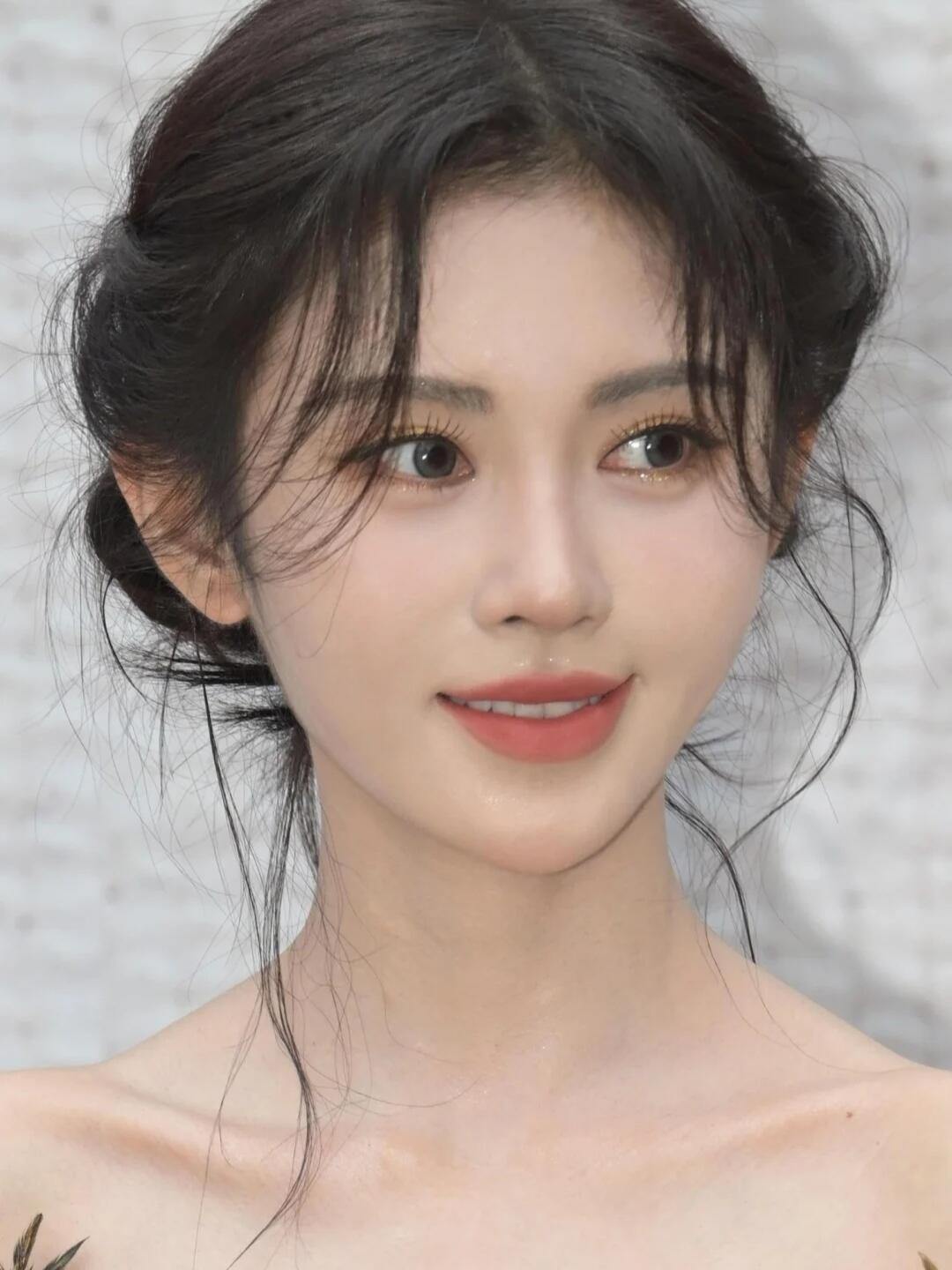 鞠婧祎养活了半个美妆界