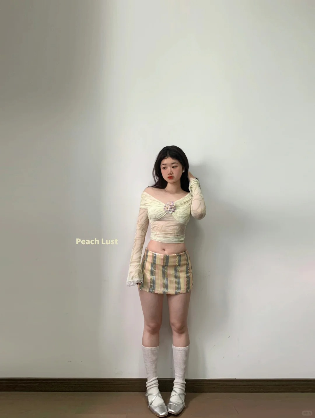 158｜把春天的颜色穿在身上💗
这套真的超美 上衣微透 可以一字肩也可以拉上去