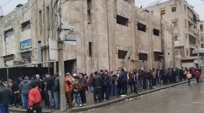 叙利亚人民要的自由和民主来了，但是吃不饱了。
以前叙利亚虽然限购大饼，但是大家都